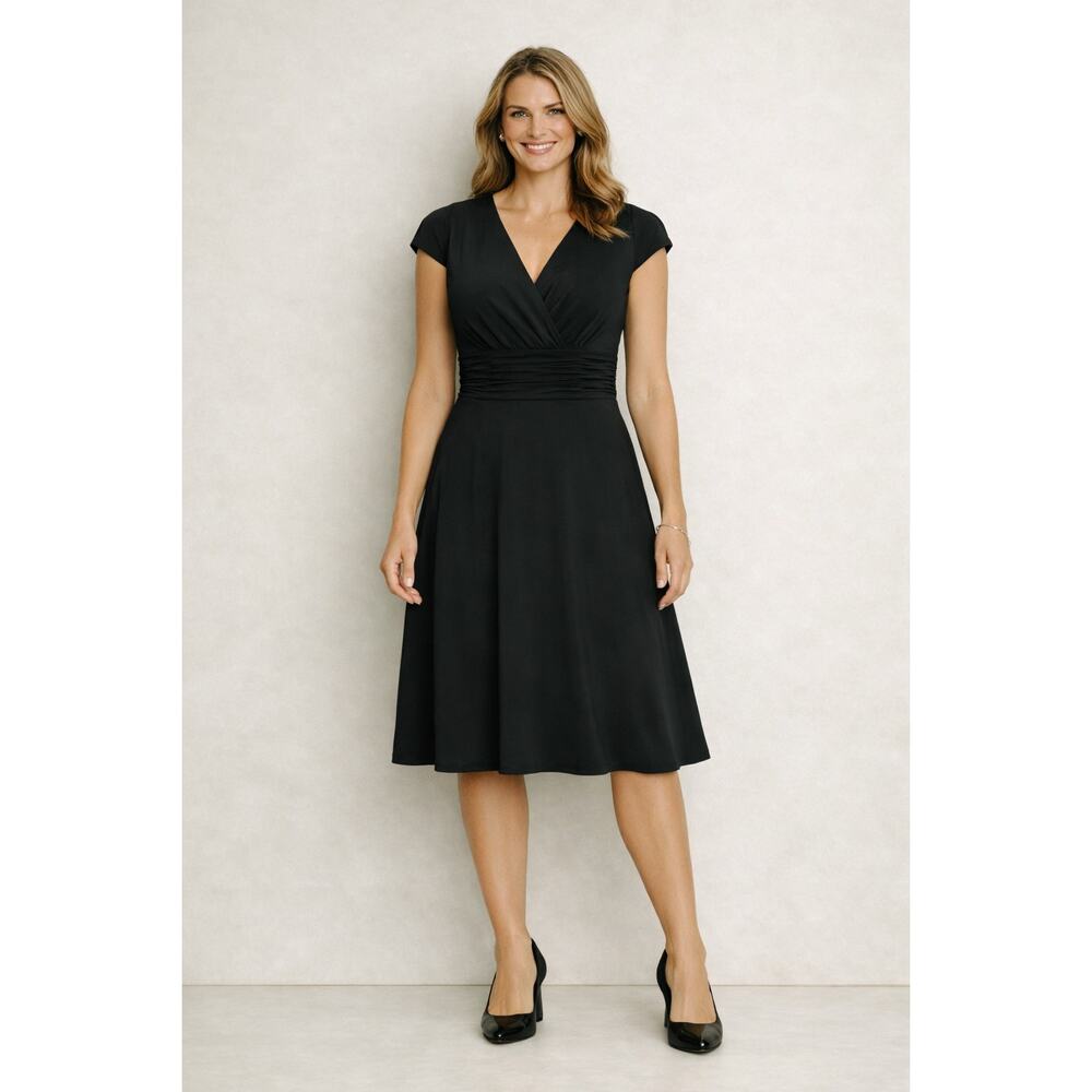 Black Label by Evan Picone Women's V-Neck Sleeveless Black Size 8